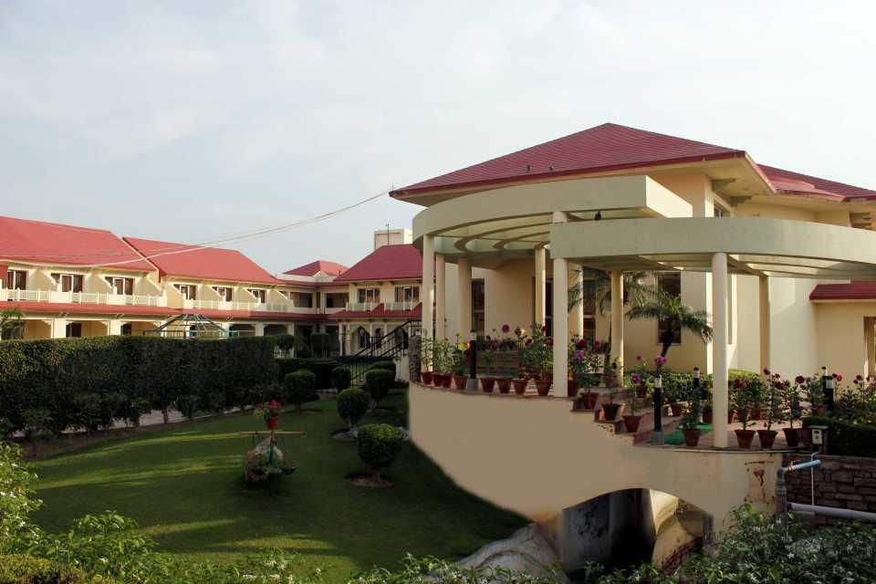 Shiva Oasis Resort นีมรานา ภายนอก รูปภาพ